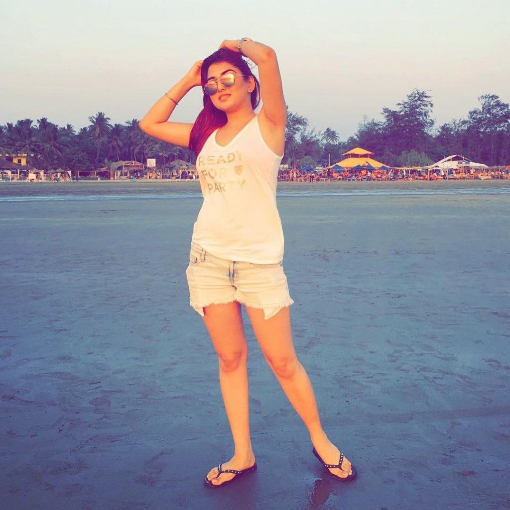 surbhi mahendru age
